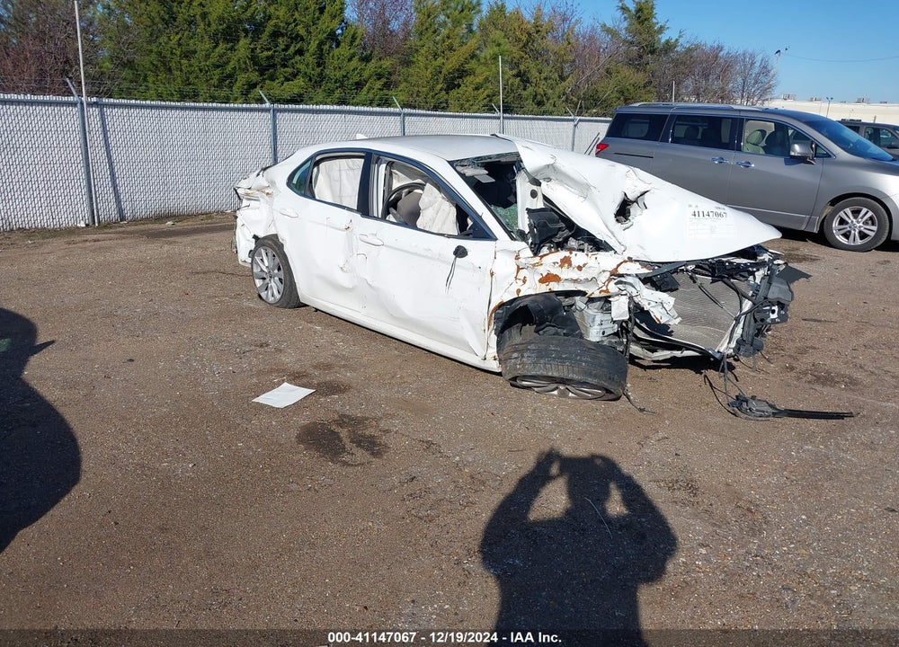 2020 TOYOTA CAMRY LE VIN: 4T1C11AK5LU935359