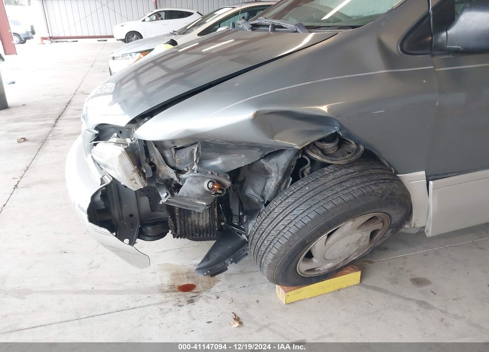 2000 TOYOTA SIENNA XLE VIN: 4T3ZF13C4YU274357