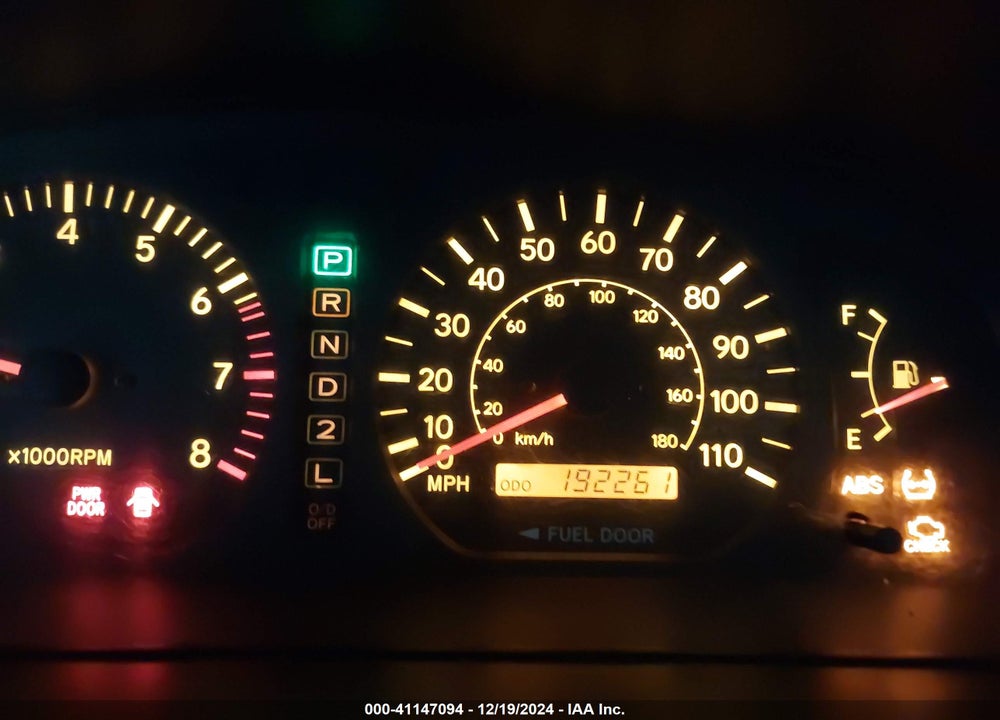 2000 TOYOTA SIENNA XLE VIN: 4T3ZF13C4YU274357