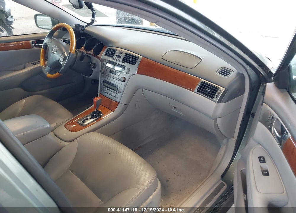2005 LEXUS ES 330 VIN: JTHBA30G855061769