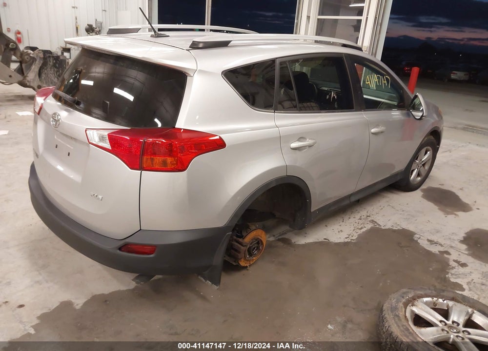 2015 TOYOTA RAV4 XLE VIN: 2T3WFREV9FW133488