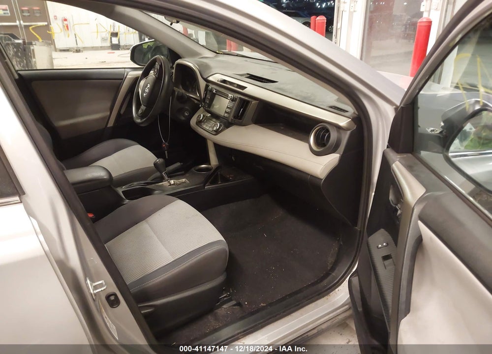 2015 TOYOTA RAV4 XLE VIN: 2T3WFREV9FW133488