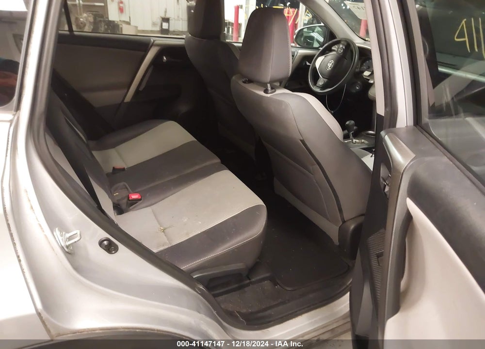 2015 TOYOTA RAV4 XLE VIN: 2T3WFREV9FW133488