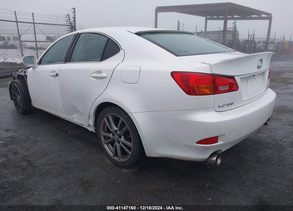 2008 LEXUS IS 350 VIN: JTHBE262085018011