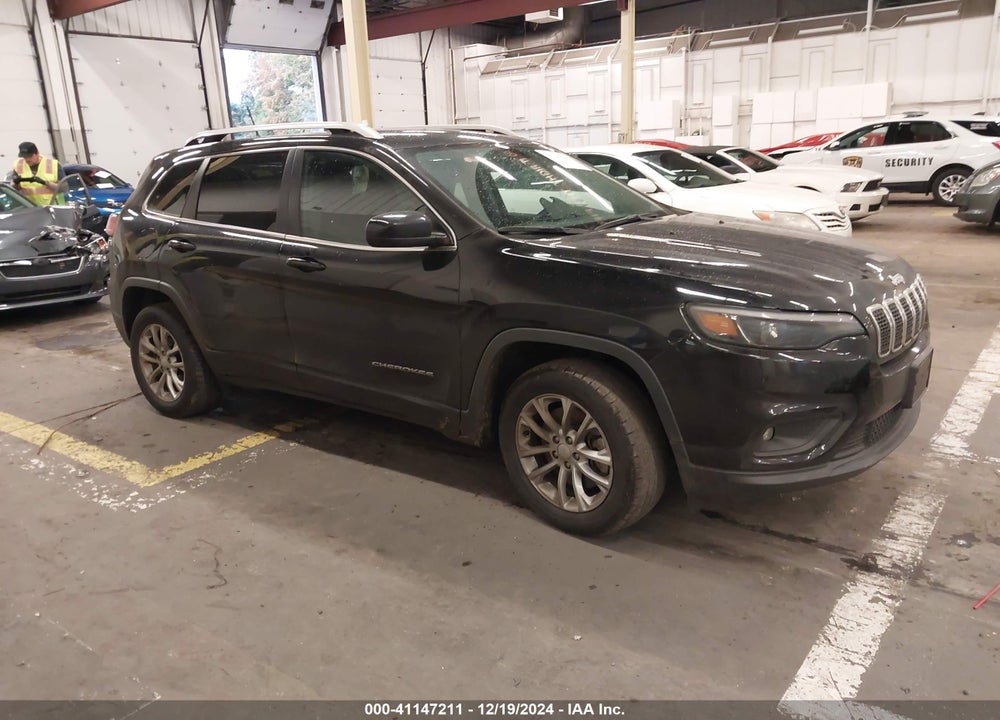 2019 JEEP CHEROKEE LATITUDE FWD VIN: 1C4PJLCB2KD358156