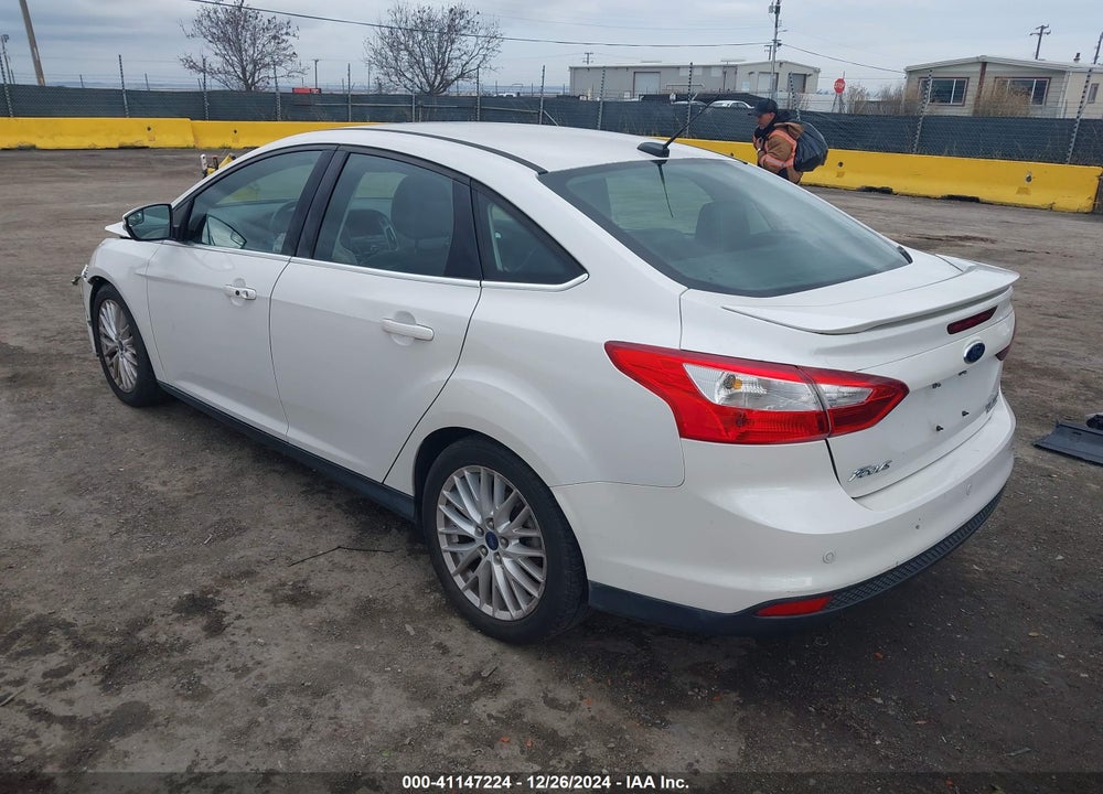 2014 FORD FOCUS TITANIUM VIN: 1FADP3J25EL355742