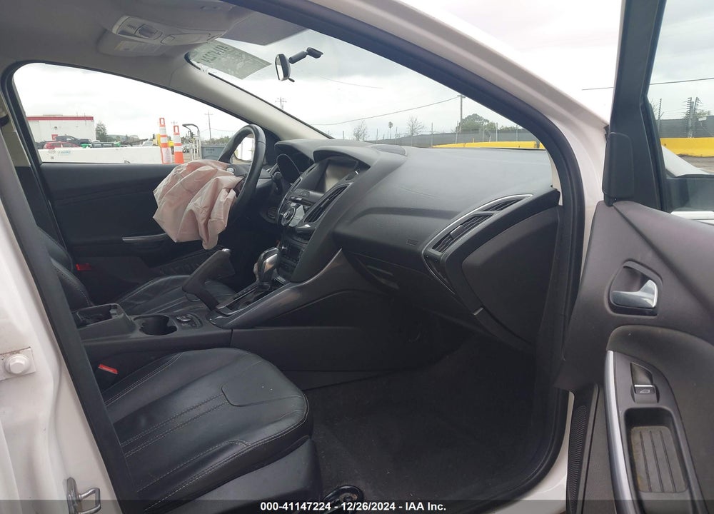 2014 FORD FOCUS TITANIUM VIN: 1FADP3J25EL355742