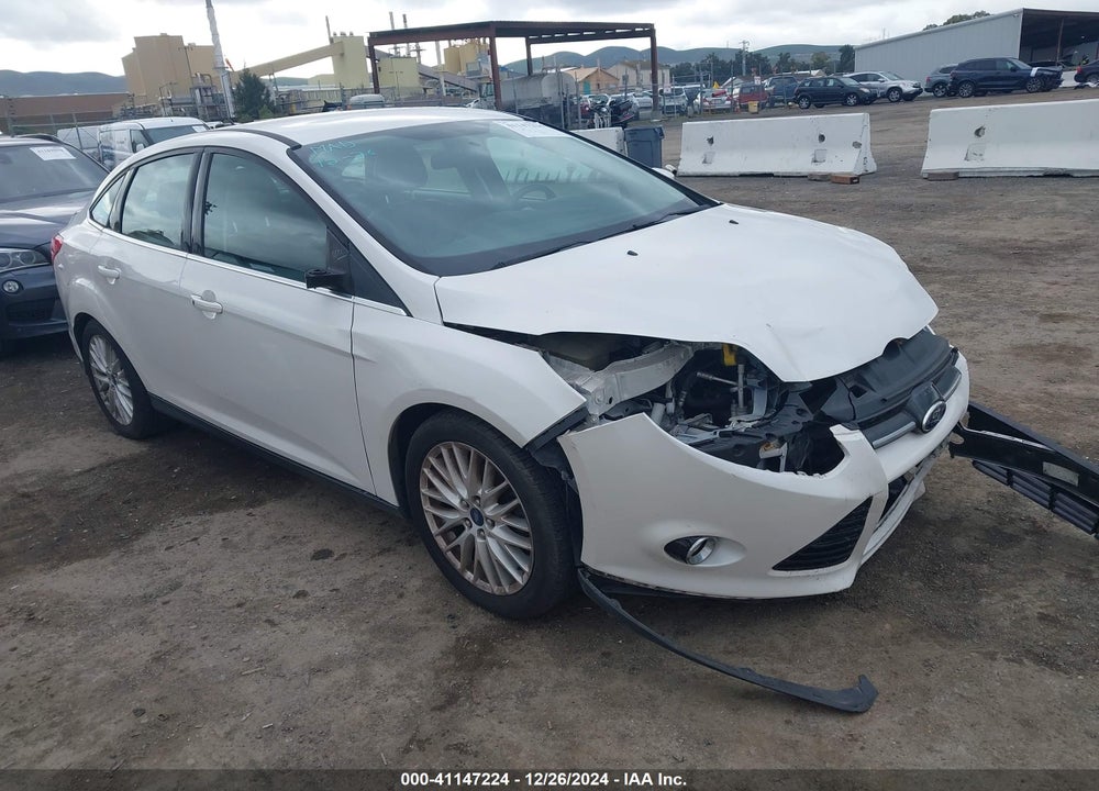 2014 FORD FOCUS TITANIUM VIN: 1FADP3J25EL355742