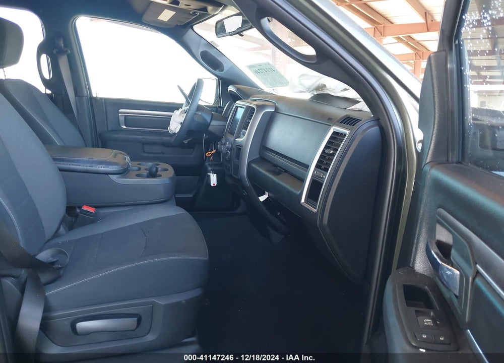2021 RAM 1500 CLASSIC VIN: 1C6RR6GG2MS586270