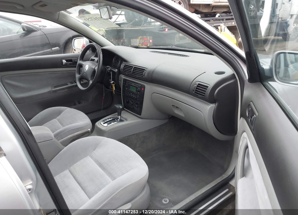 2004 VOLKSWAGEN PASSAT GLS VIN: WVWPD63B54P105763