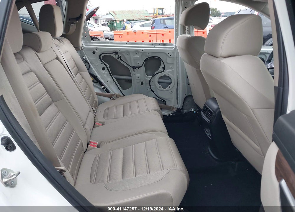 2019 HONDA CR-V VIN: 7FARW1H53KE032333
