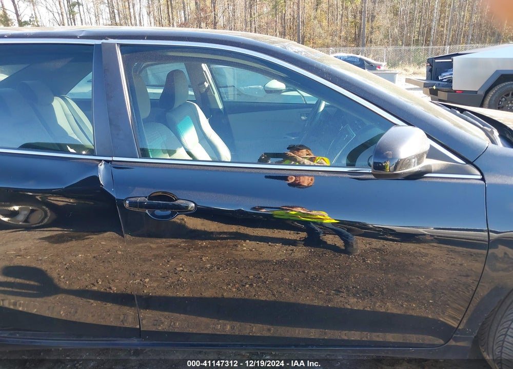2015 TOYOTA CAMRY SE VIN: 4T1BF1FK1FU490113
