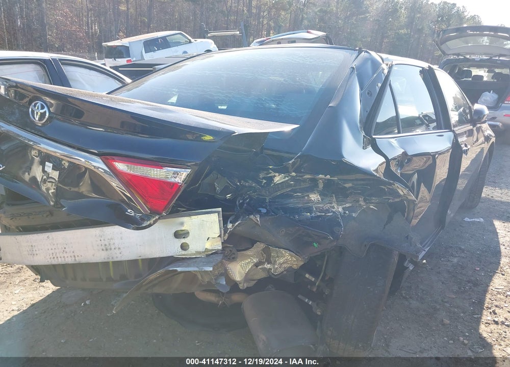 2015 TOYOTA CAMRY SE VIN: 4T1BF1FK1FU490113