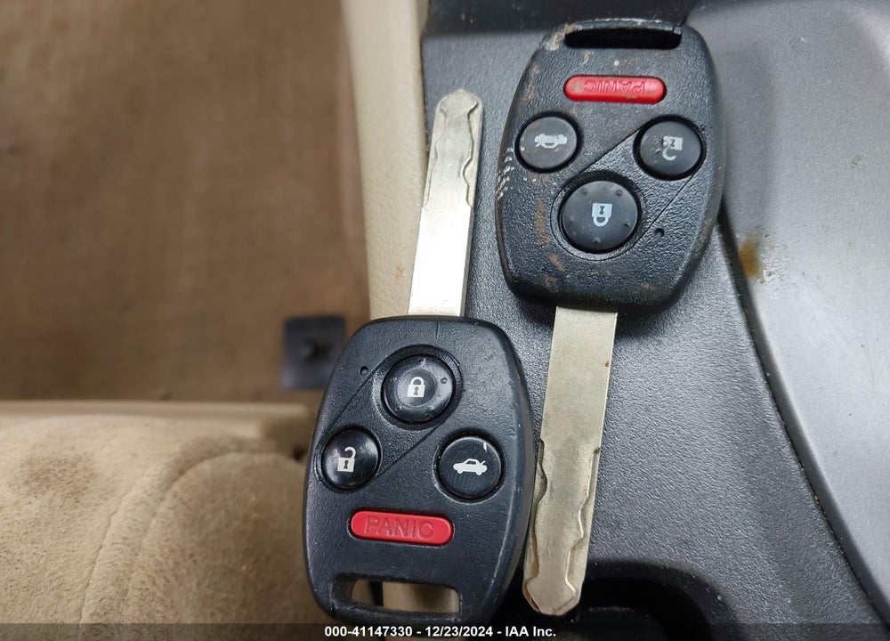 2011 HONDA ACCORD VIN: 1HGCP2F74BA046230