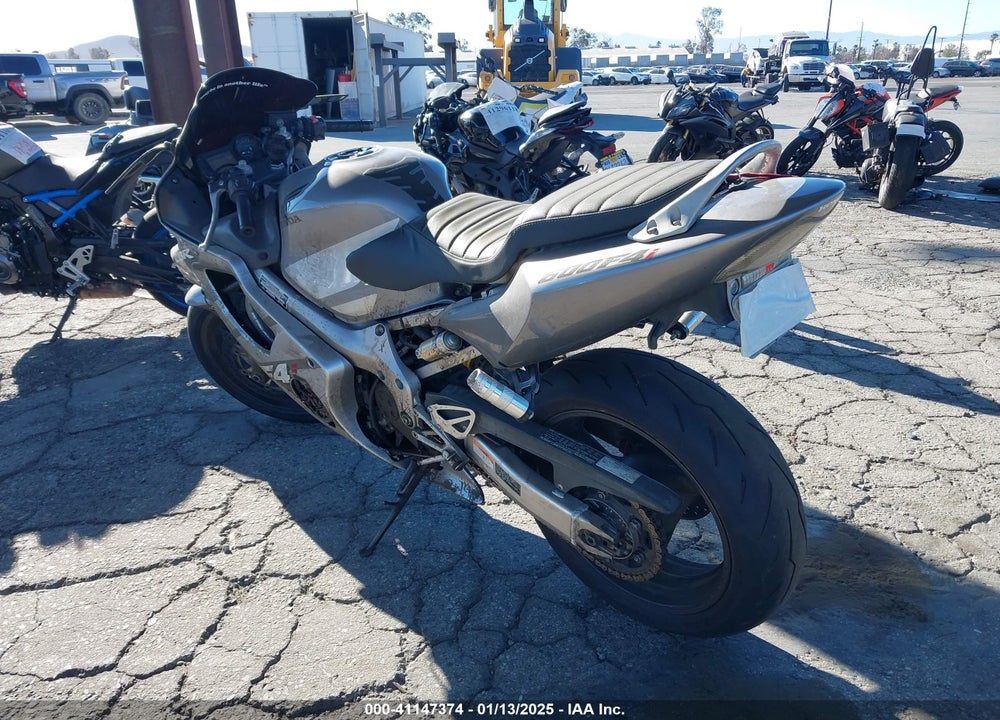 2005 HONDA CBR600 F4 VIN: JH2PC35025M600722