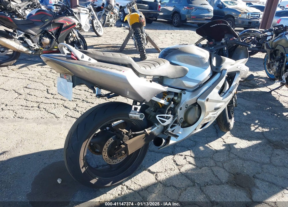 2005 HONDA CBR600 F4 VIN: JH2PC35025M600722