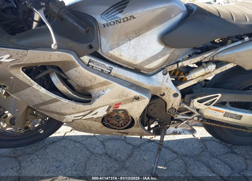 2005 HONDA CBR600 F4 VIN: JH2PC35025M600722
