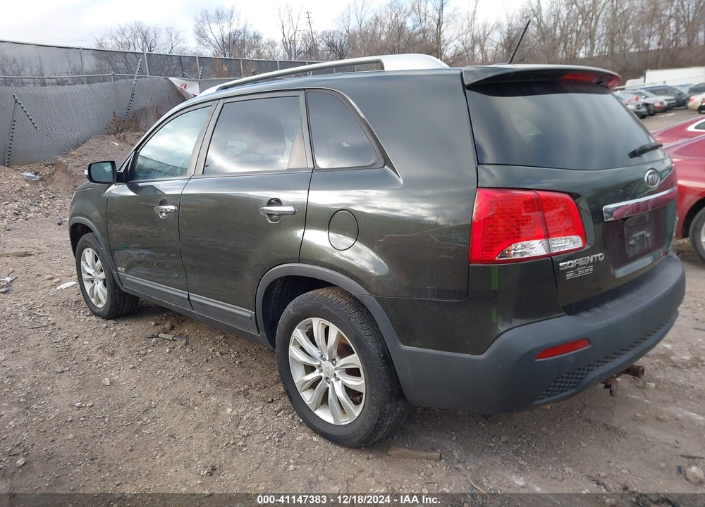 2011 KIA SORENTO EX VIN: 5XYKUCA16BG142016