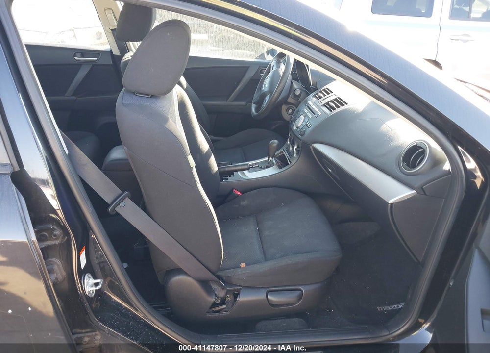 2010 MAZDA 3 I TOURING VIN: JM1BL1SF1A1340647