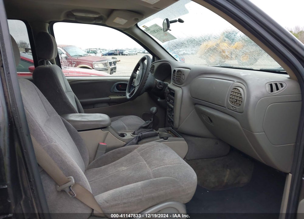 2004 CHEVROLET TRAILBLAZER LS VIN: 1GNDS13S042339566