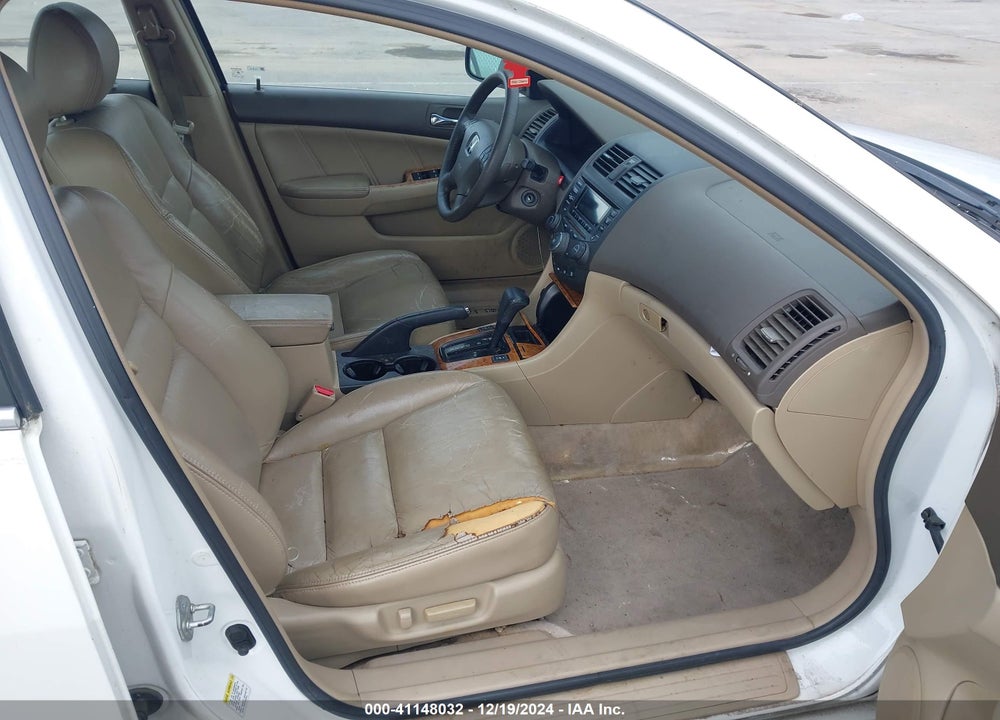 2005 HONDA ACCORD 3.0 EX VIN: 1HGCM66515A008215