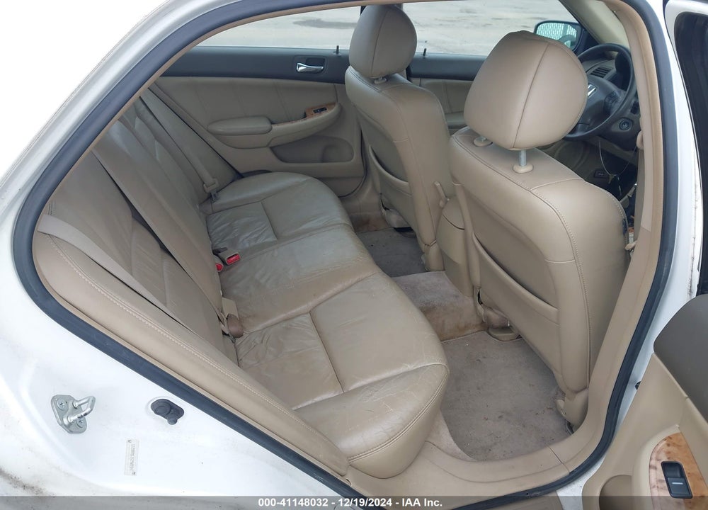 2005 HONDA ACCORD 3.0 EX VIN: 1HGCM66515A008215