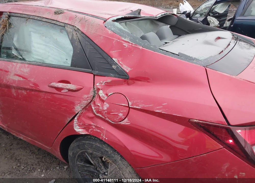 2021 HYUNDAI ELANTRA VIN: 5NPLM4AG7MH035230