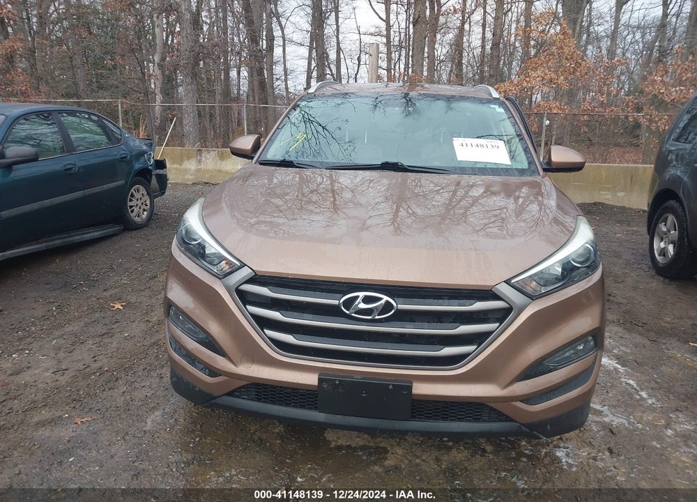 2016 HYUNDAI TUCSON SE VIN: KM8J3CA49GU138102