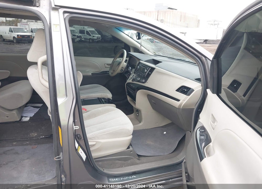 2011 TOYOTA SIENNA LE VIN: 5TDJK3DC1BS016258