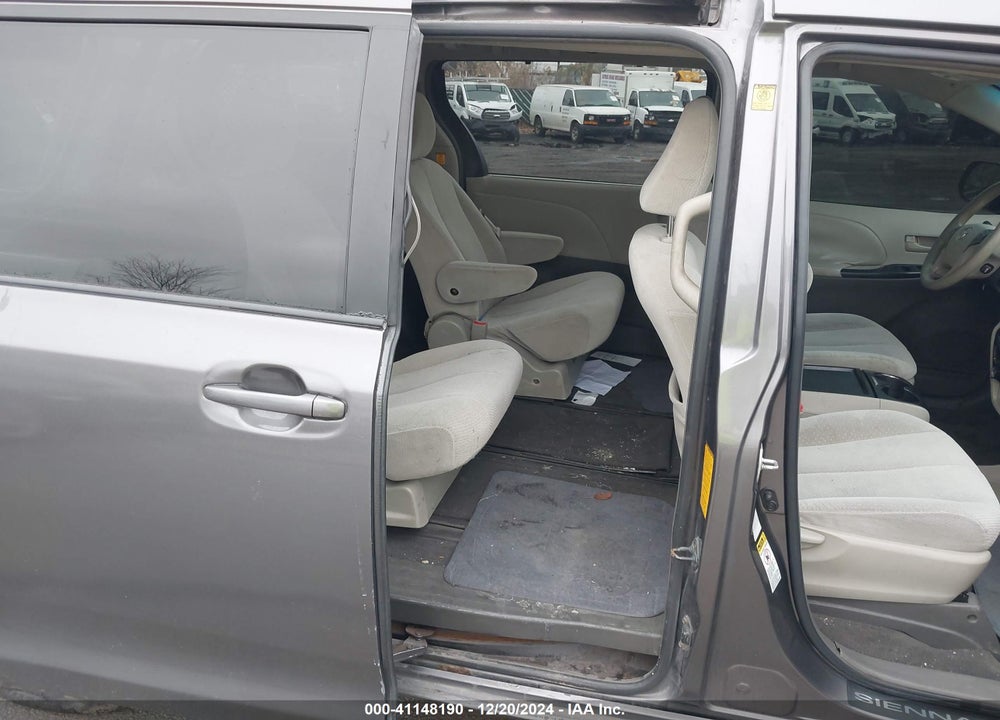 2011 TOYOTA SIENNA LE VIN: 5TDJK3DC1BS016258