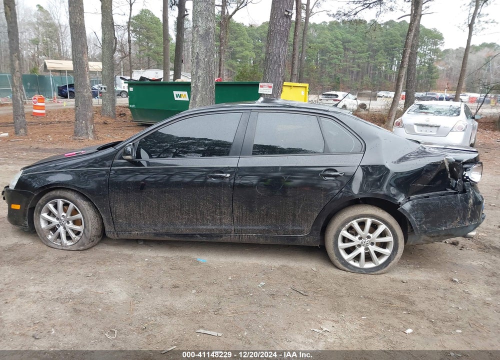 2010 VOLKSWAGEN JETTA LIMITED EDITION VIN: 3VWRZ7AJ6AM119616