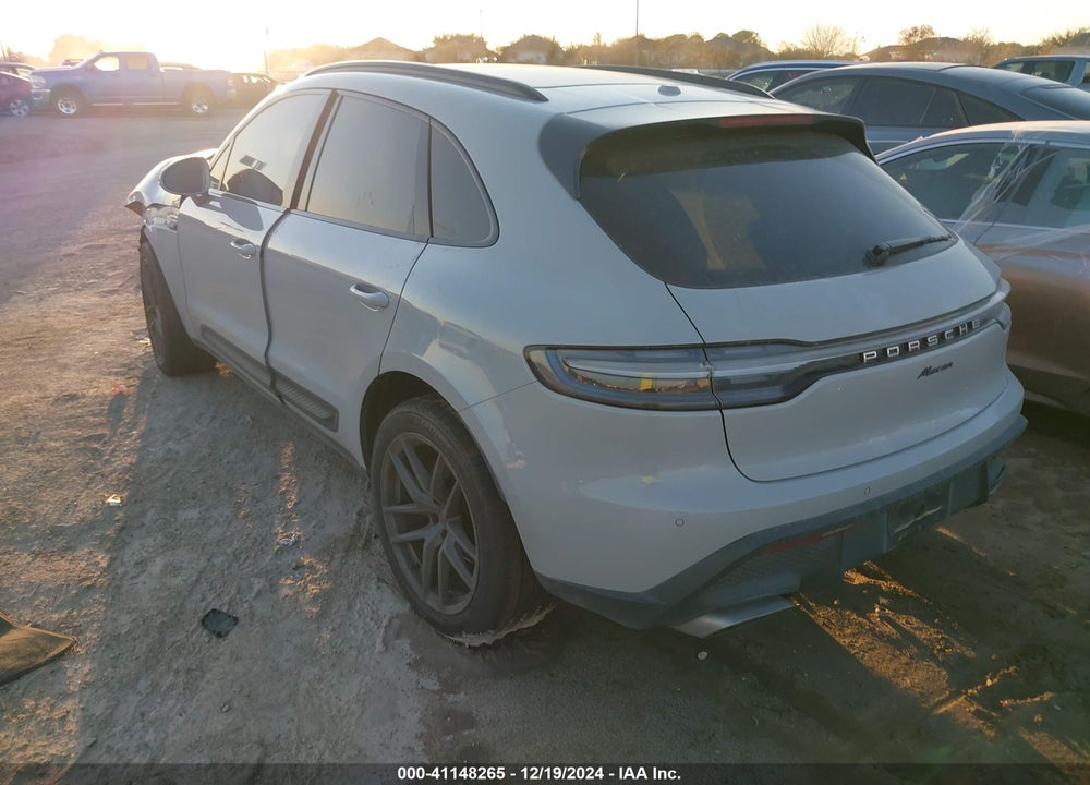 2022 PORSCHE MACAN VIN: WP1AA2A57NLB02097