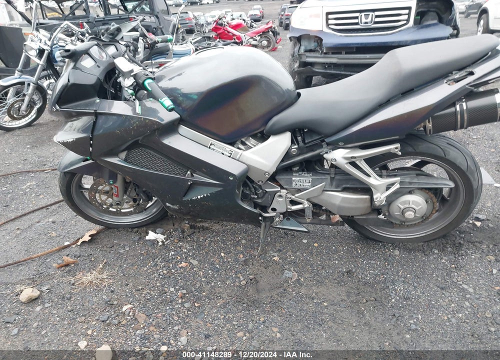 2008 HONDA VFR800 VIN: JH2RC46018M000114