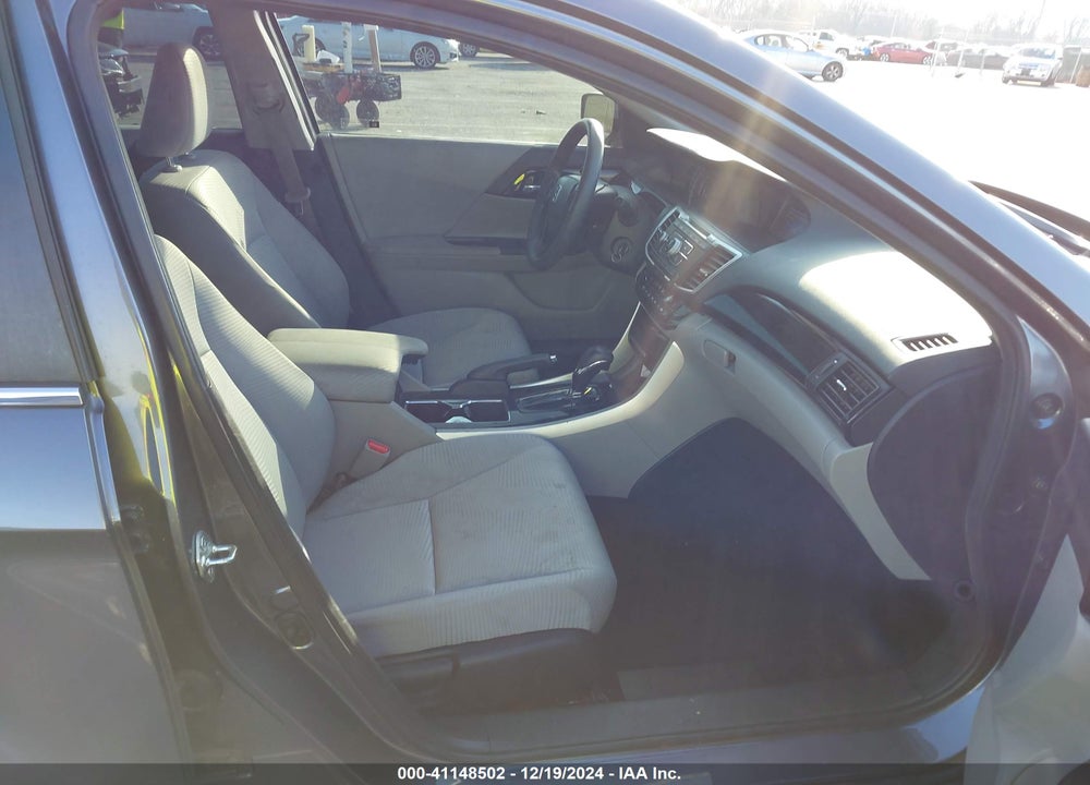 2017 HONDA ACCORD VIN: 1HGCR2F37HA200672