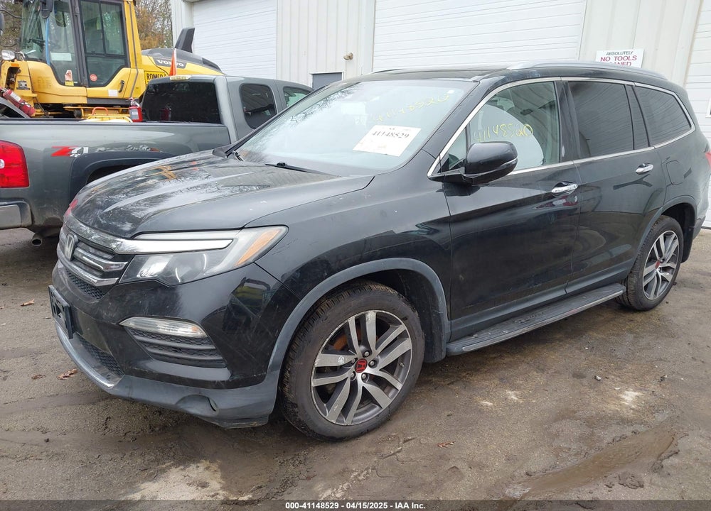 2017 HONDA PILOT TOURING VIN: 5FNYF6H98HB004169