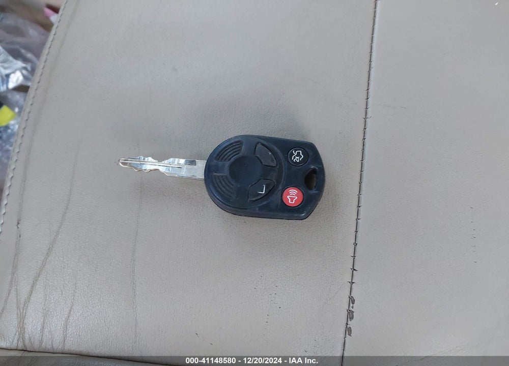 2010 FORD ESCAPE LIMITED VIN: 1FMCU0E79AKB82368