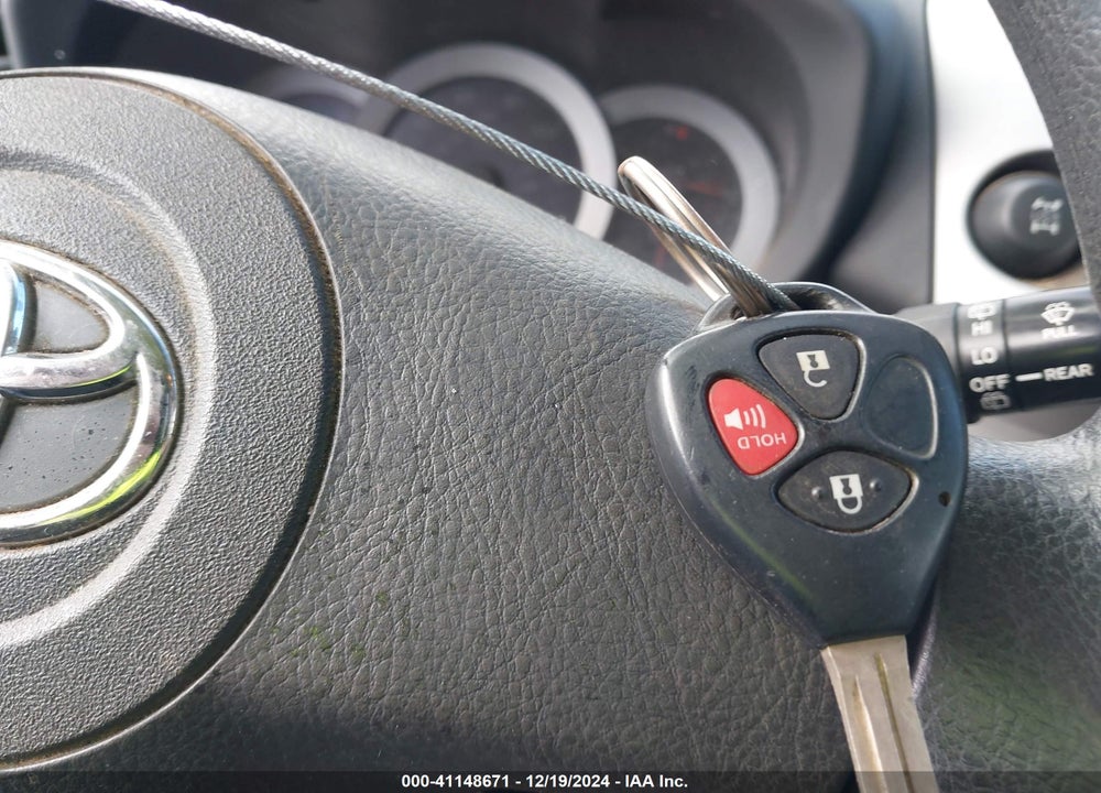 2006 TOYOTA RAV4 VIN: JTMBD33V165018167