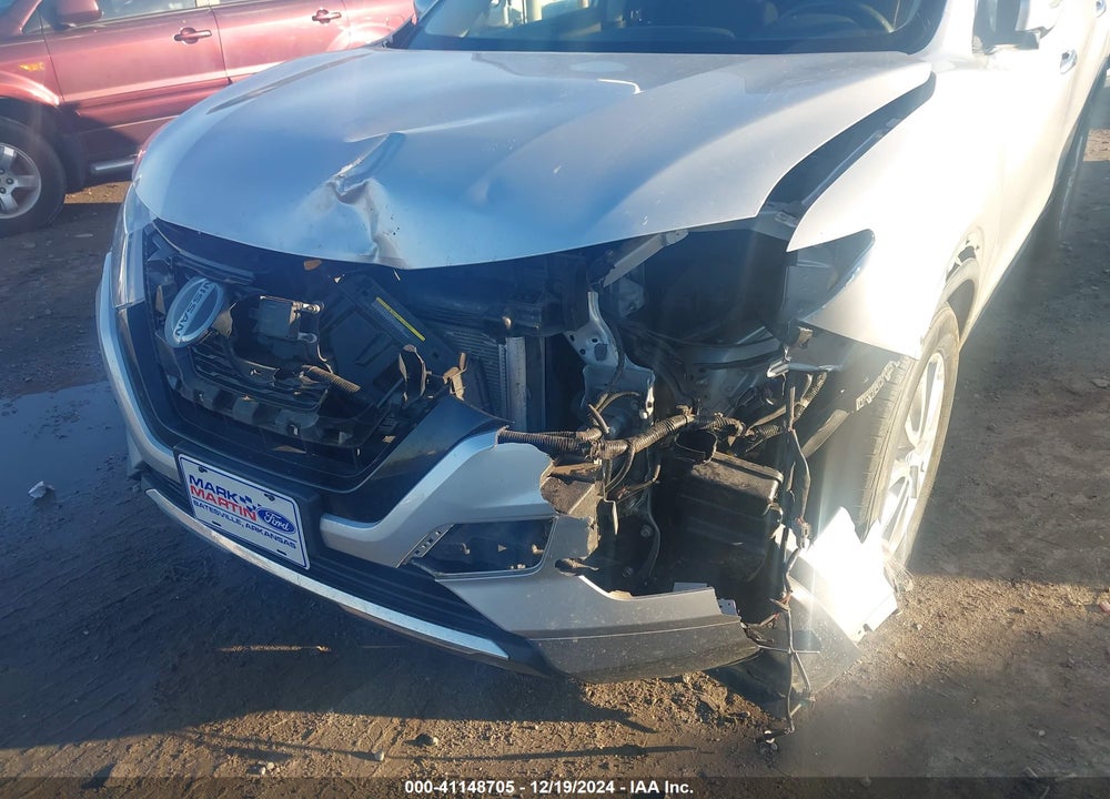 2018 NISSAN ROGUE SV VIN: JN8AT2MV3JW353557