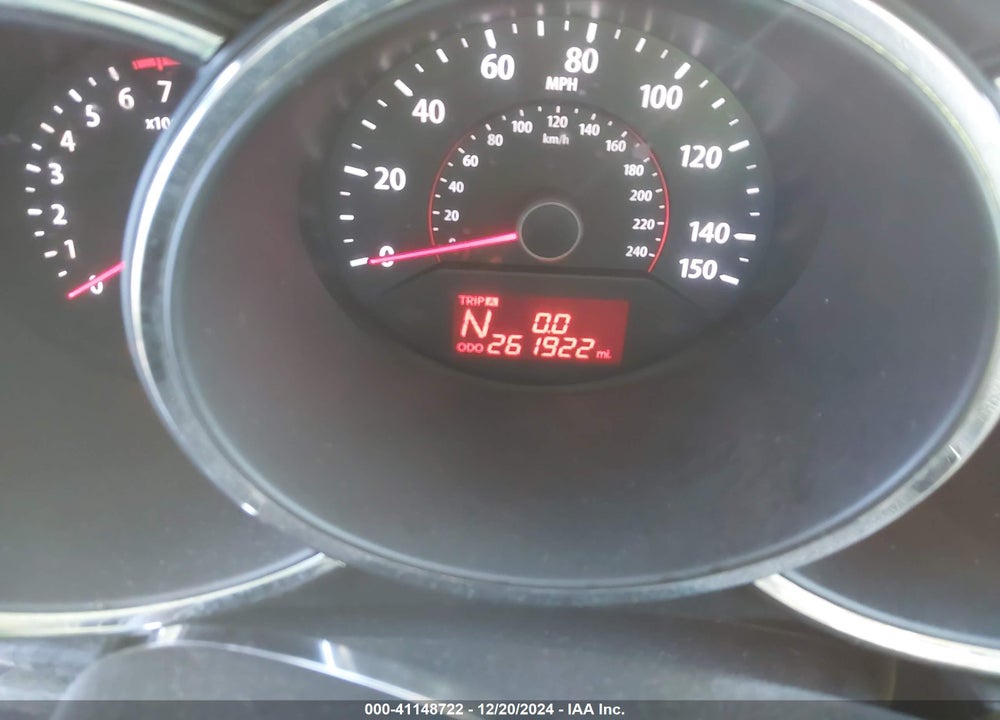 2011 KIA SORENTO LX VIN: 5XYKT4A15BG162573