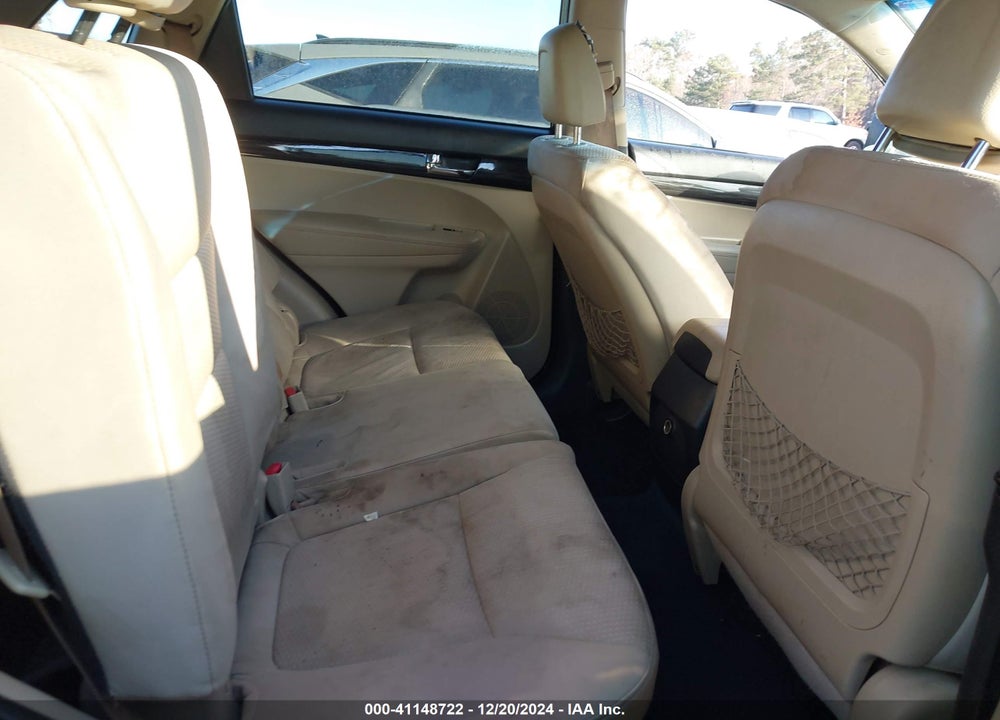 2011 KIA SORENTO LX VIN: 5XYKT4A15BG162573