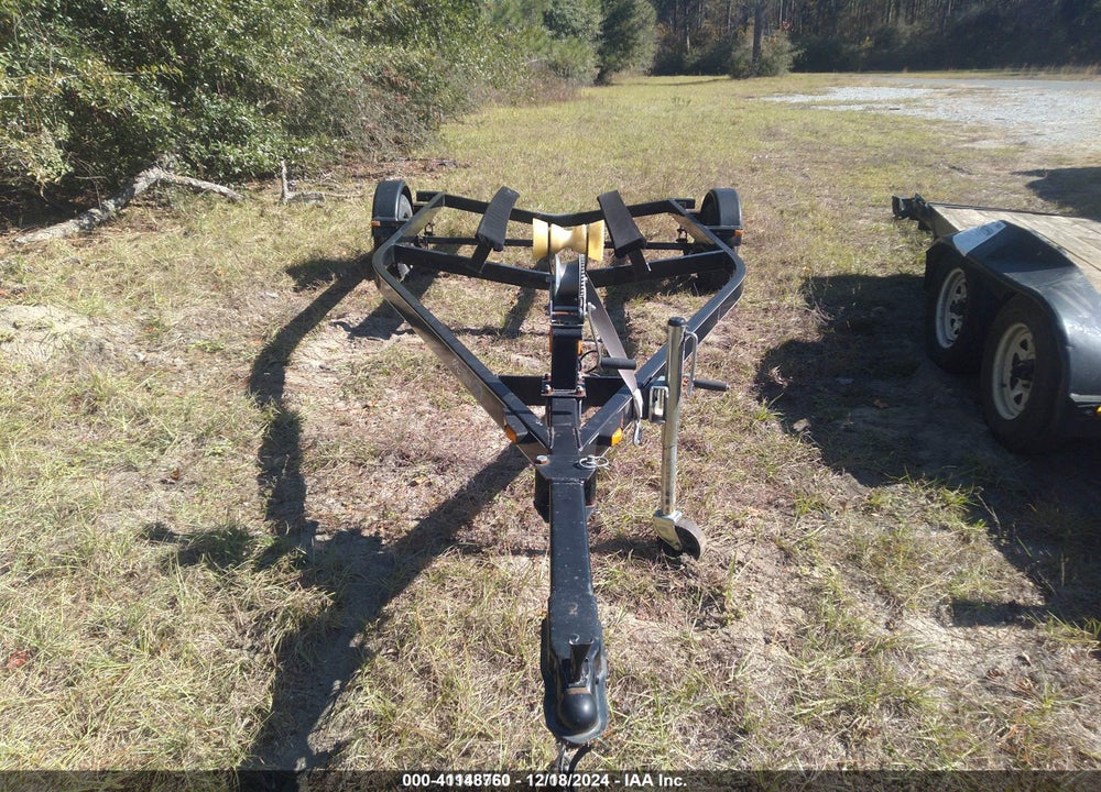 2011 EZ LOADER TRAILER VIN: 1L8AAAJAXBA000761