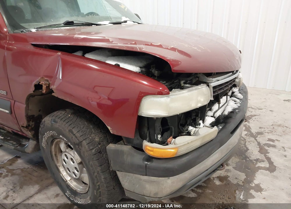2002 CHEVROLET TAHOE LS VIN: 1GNEK13Z02J166670