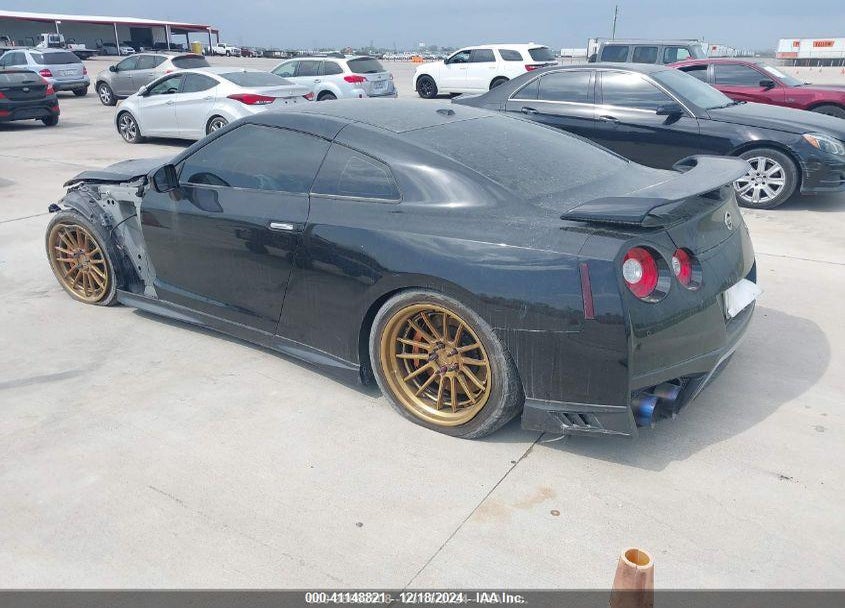 2017 NISSAN GT-R VIN: JN1AR5EF4HM820092
