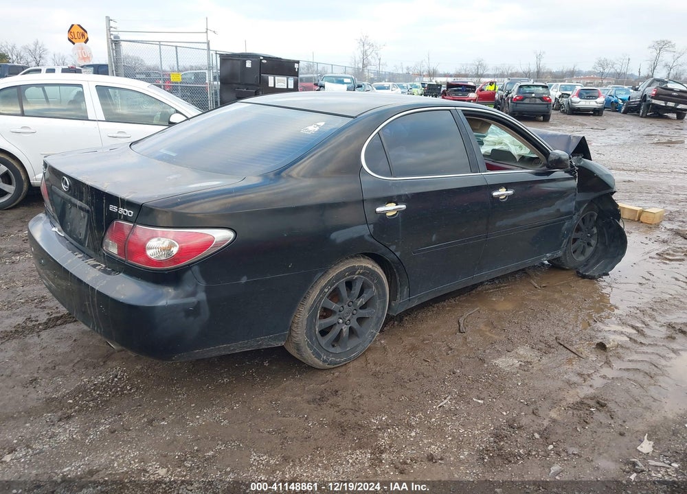 2002 LEXUS ES 300 VIN: JTHBF30G620080394