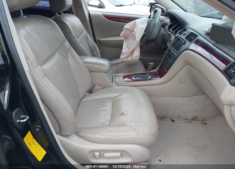 2002 LEXUS ES 300 VIN: JTHBF30G620080394