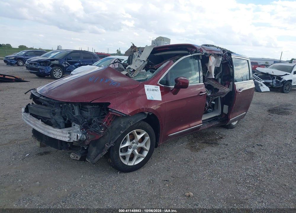 2017 CHRYSLER PACIFICA TOURING L VIN: 2C4RC1BG5HR794963