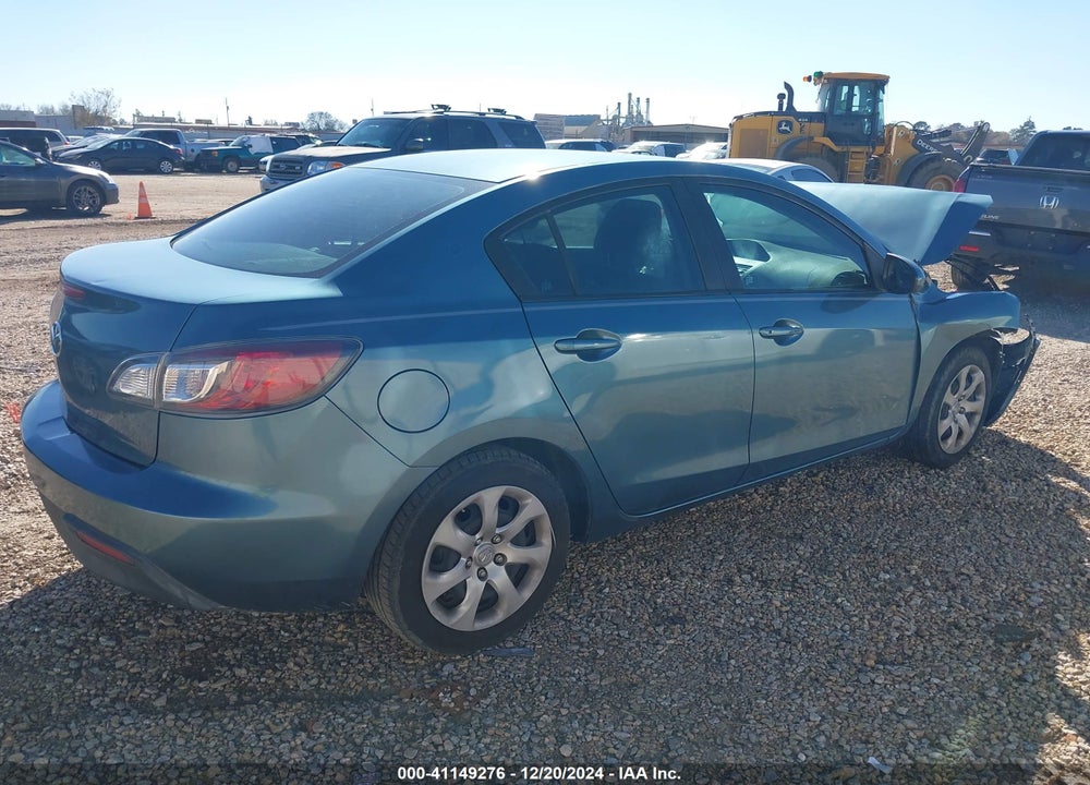 2011 MAZDA 3 I SPORT VIN: JM1BL1UF4B1366531