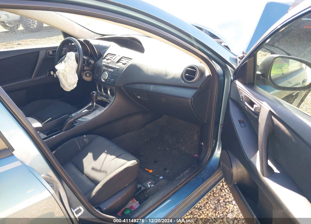 2011 MAZDA 3 I SPORT VIN: JM1BL1UF4B1366531