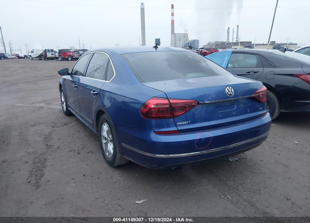 2017 VOLKSWAGEN PASSAT VIN: 1VWAT7A33HC014284