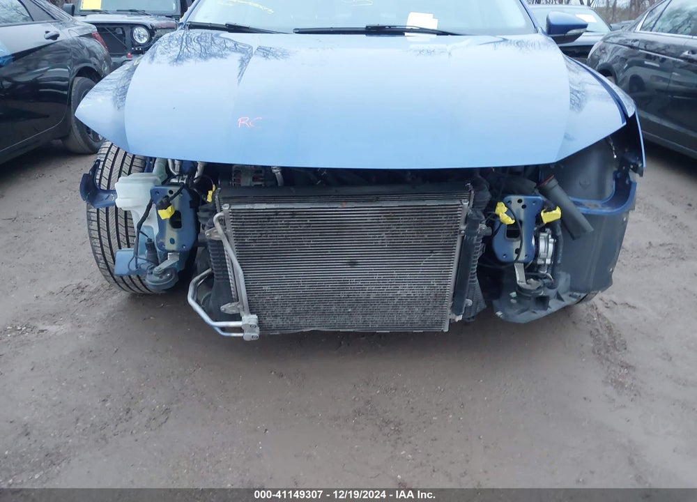 2017 VOLKSWAGEN PASSAT VIN: 1VWAT7A33HC014284